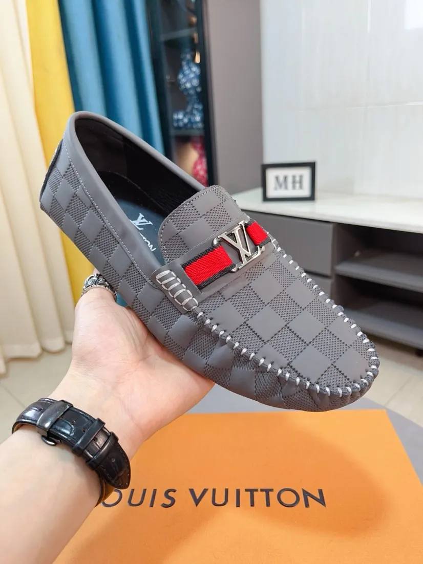 Men's men's shoes💰400🌹🌹[LV Louis Vuitton] New men's beanie shoes💝💝.. Top-grade imported cowhide embossed➕Comfortable leather lining. It is extremely skin-friendly and comfortable, feels very delicate, and the shape is very correct! Perfectly reflects the three-dimensional sense, code number: 38-44